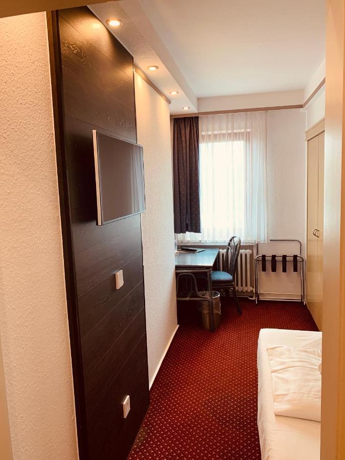 Hotel Kunibert Der Fiese Köln Ngoại thất bức ảnh