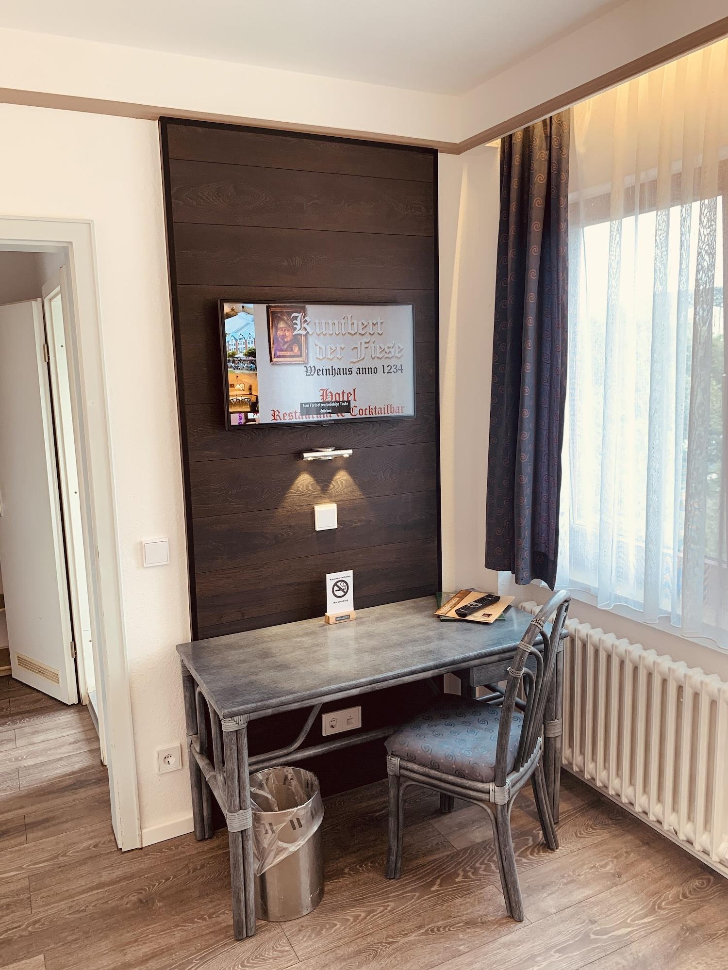 Hotel Kunibert Der Fiese Köln Ngoại thất bức ảnh