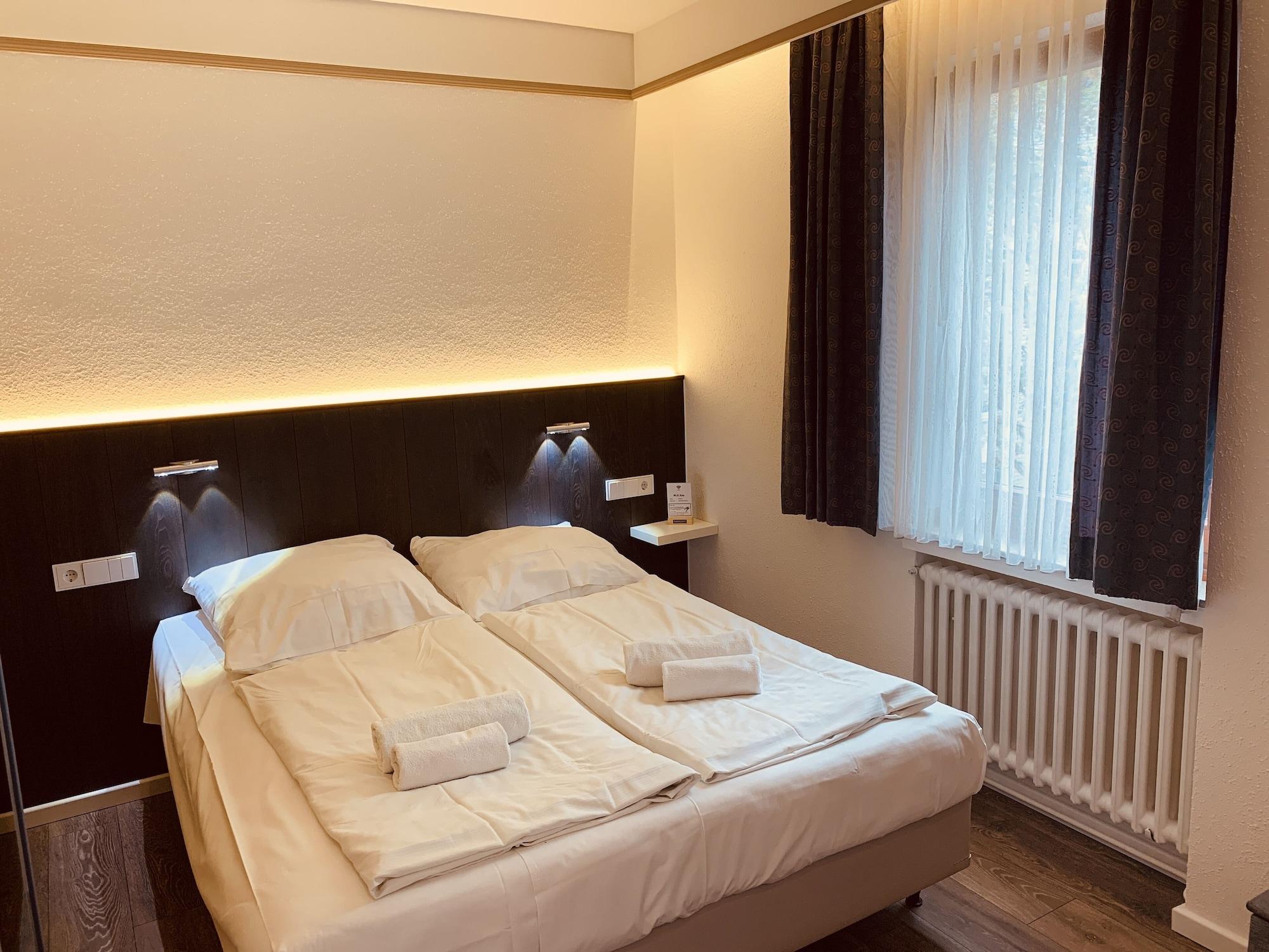 Hotel Kunibert Der Fiese Köln Ngoại thất bức ảnh