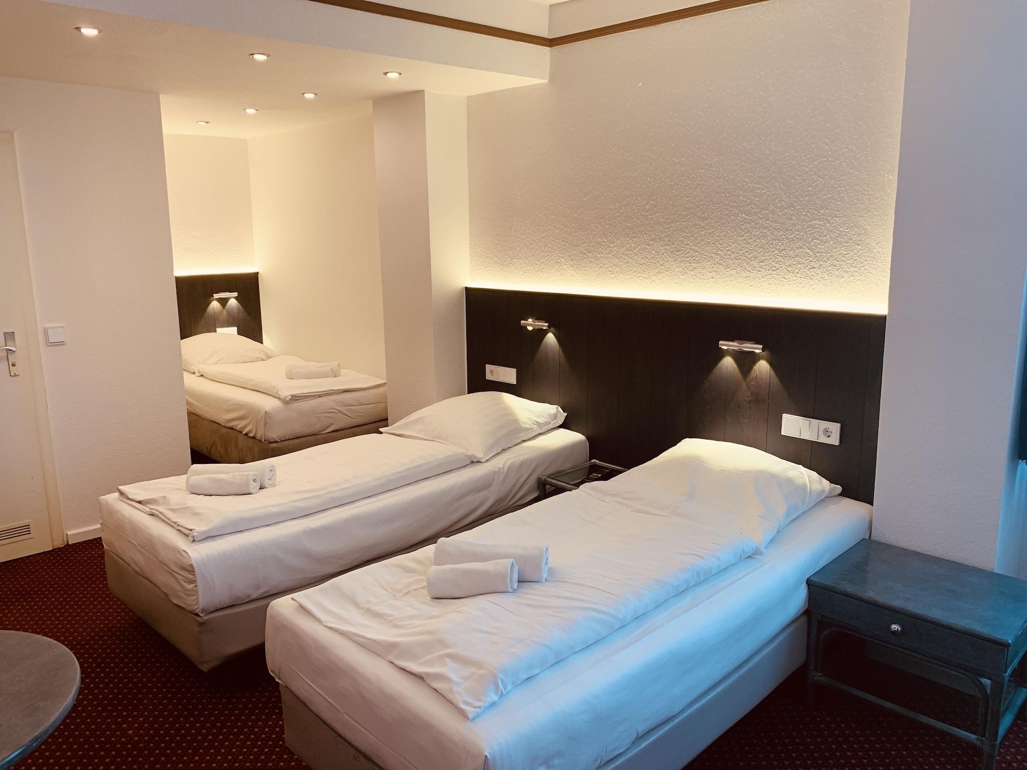 Hotel Kunibert Der Fiese Köln Ngoại thất bức ảnh