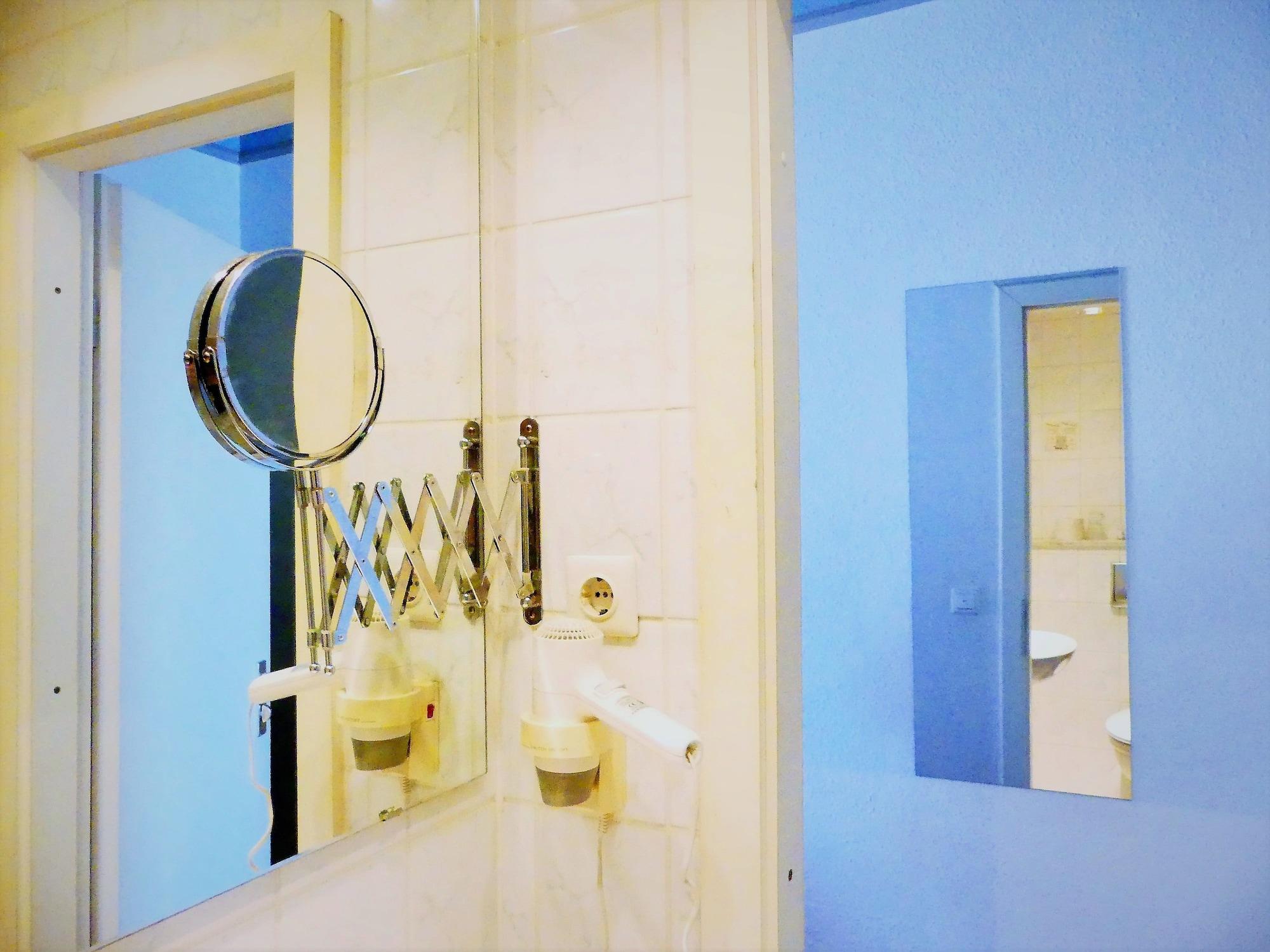 Hotel Kunibert Der Fiese Köln Ngoại thất bức ảnh