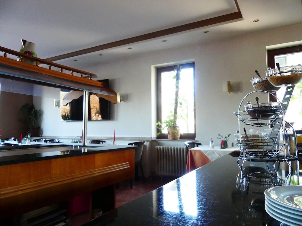 Hotel Kunibert Der Fiese Köln Ngoại thất bức ảnh