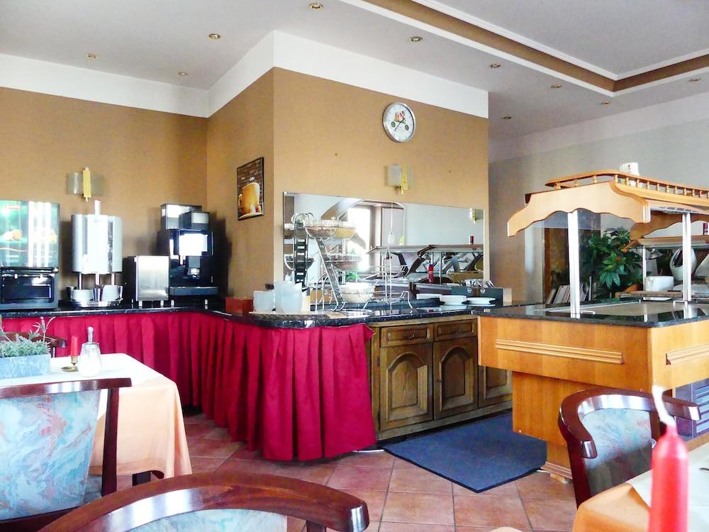 Hotel Kunibert Der Fiese Köln Ngoại thất bức ảnh