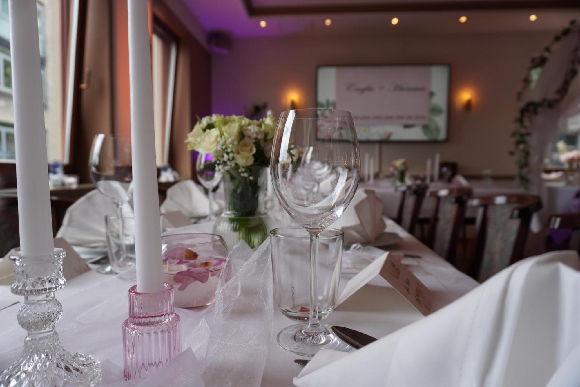 Hotel Kunibert Der Fiese Köln Ngoại thất bức ảnh