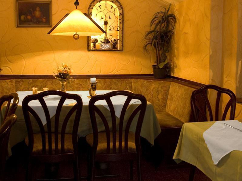 Hotel Kunibert Der Fiese Köln Ngoại thất bức ảnh
