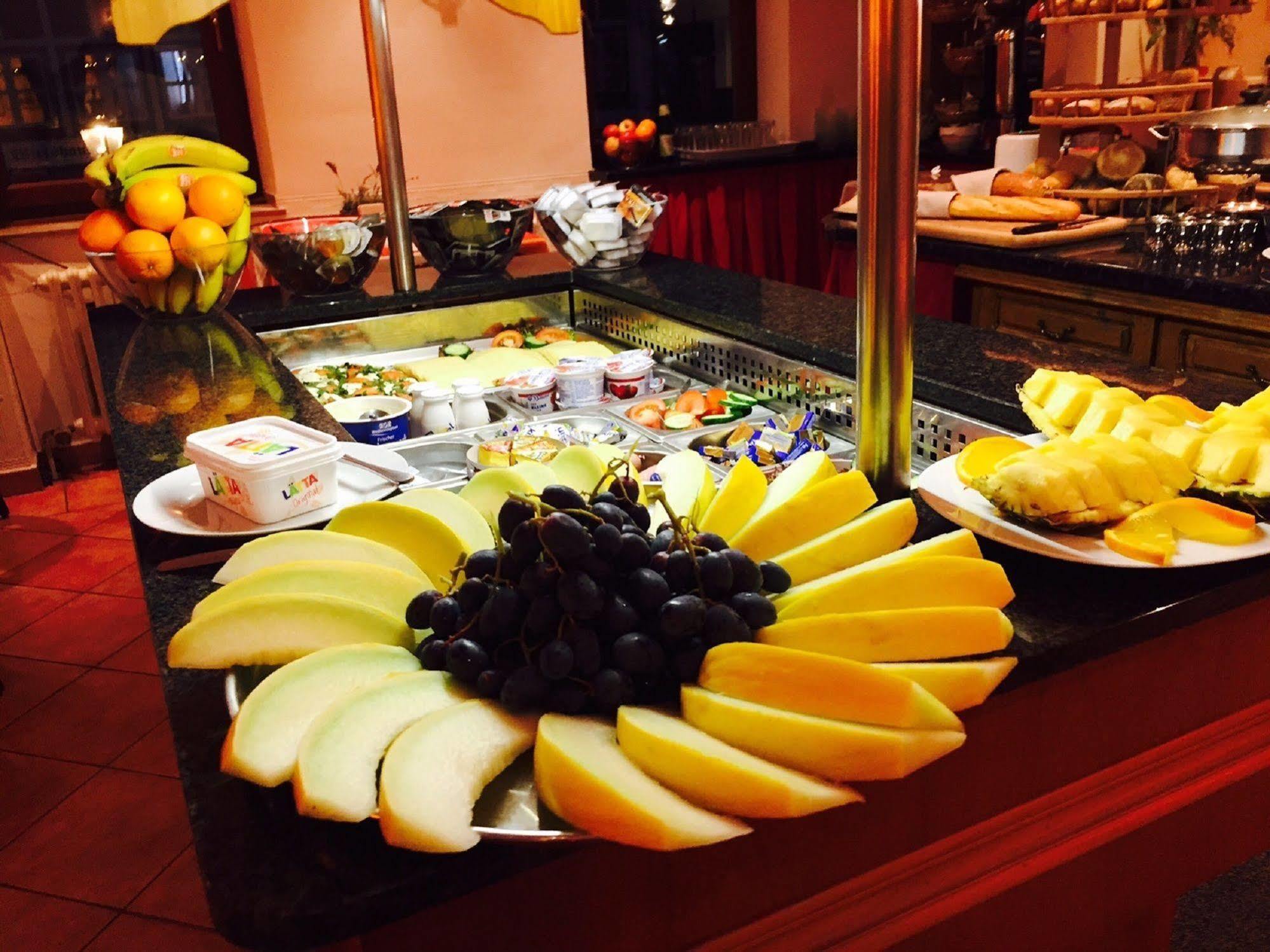 Hotel Kunibert Der Fiese Köln Ngoại thất bức ảnh