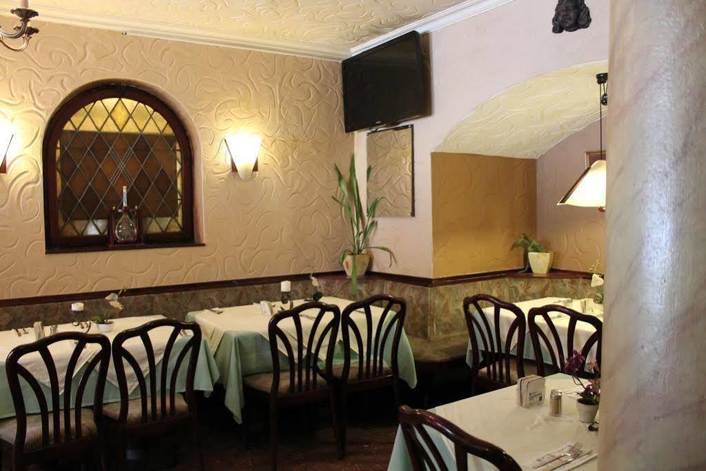 Hotel Kunibert Der Fiese Köln Ngoại thất bức ảnh