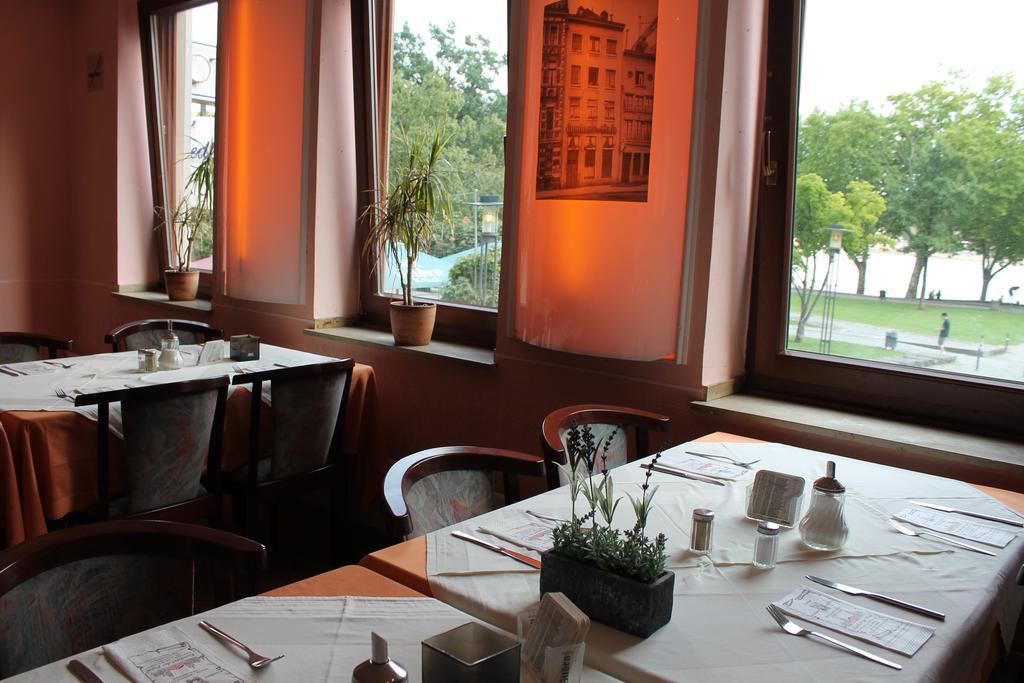 Hotel Kunibert Der Fiese Köln Ngoại thất bức ảnh